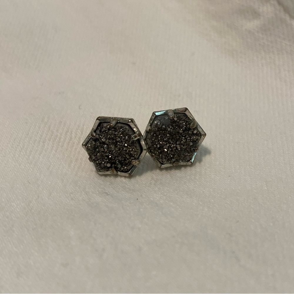 Kendra Scott Drusy Hexagon Stud Earrings — Silver/Charcoal Grey
